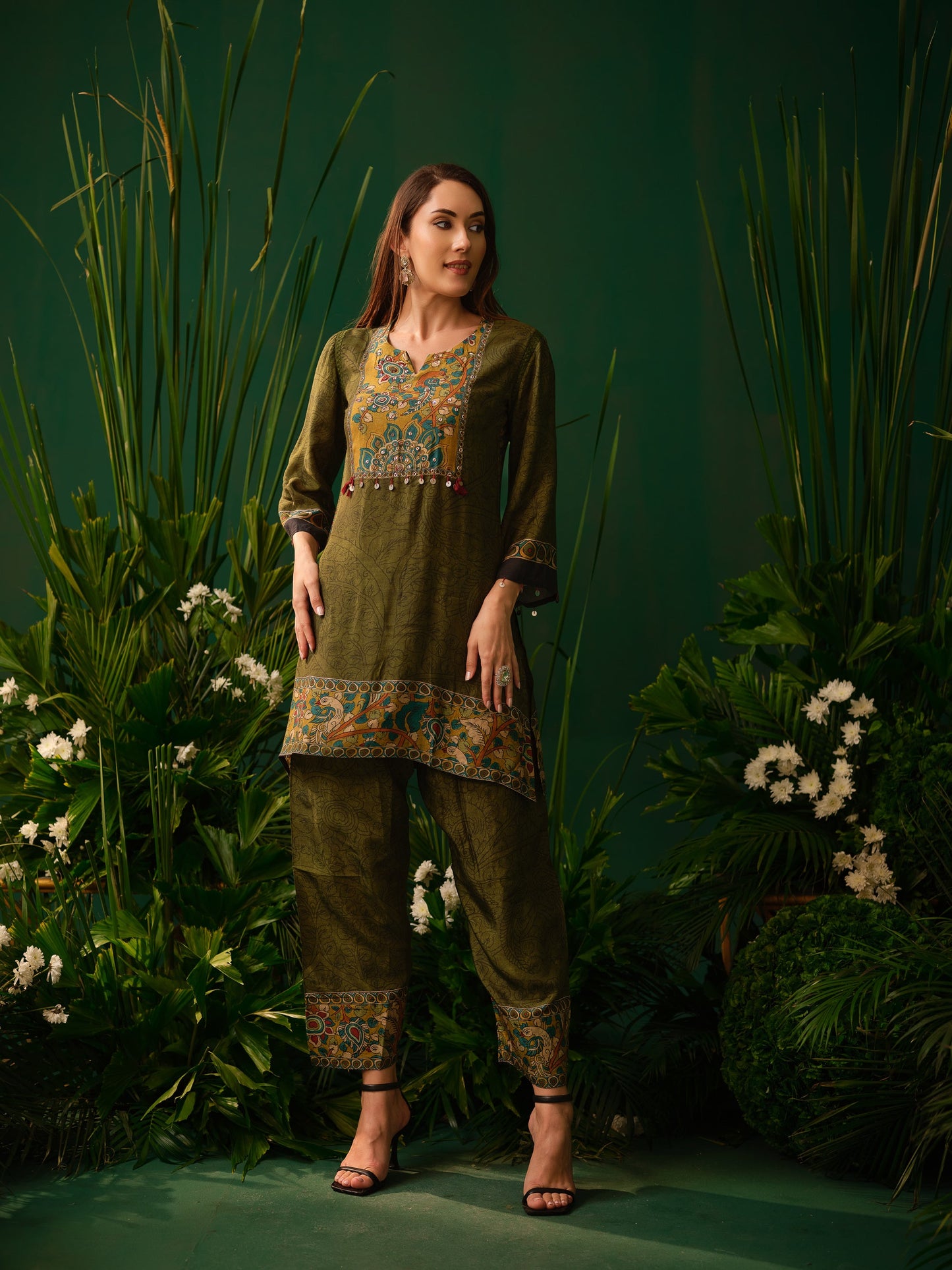 Vedanta Art Kurti Set